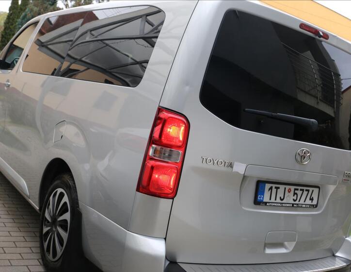 Toyota ProAce Verso 10