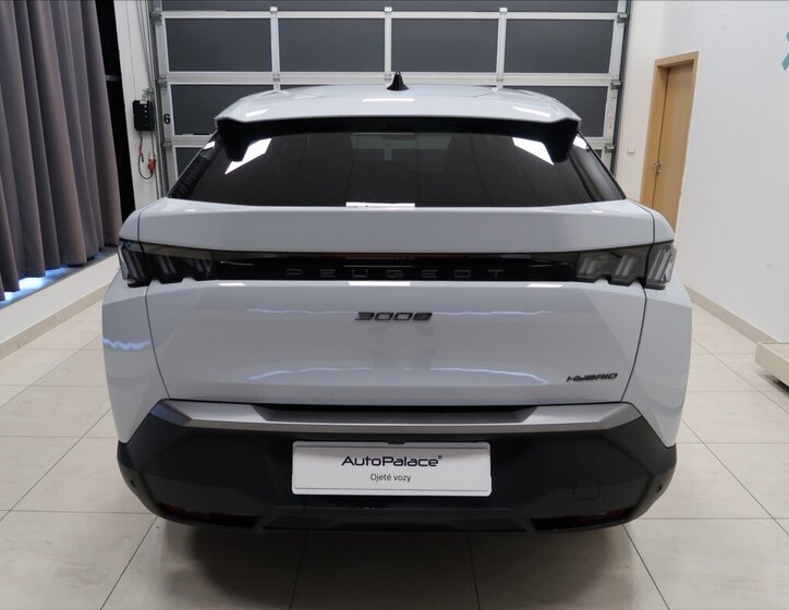 Peugeot 3008 SUV / Terénní 1,2 l 100 kw