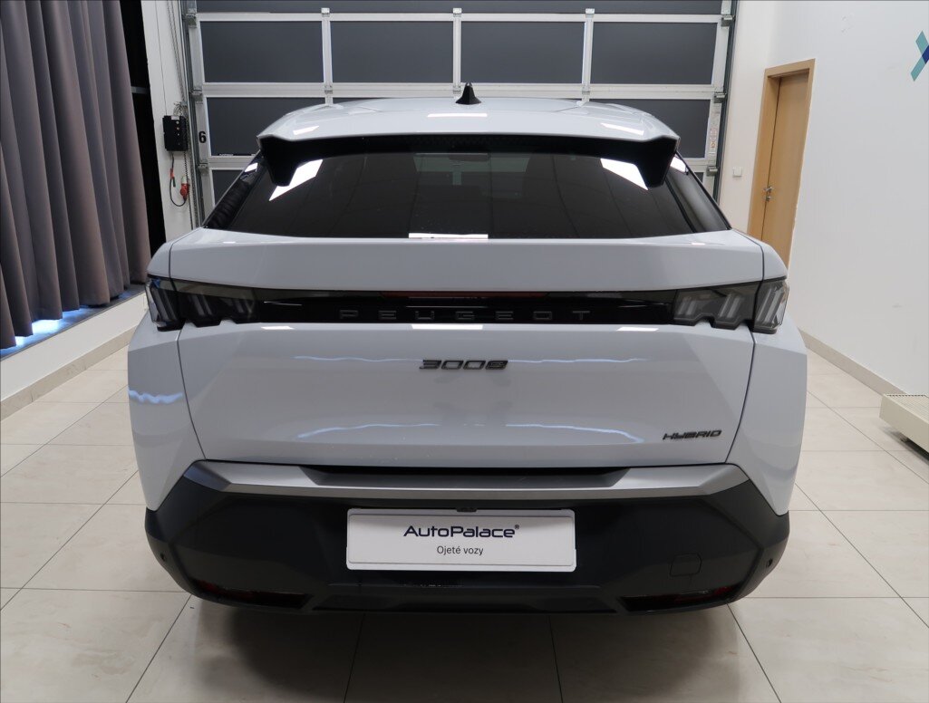 Peugeot 3008 SUV / Terénní 1,2 l 100 kw