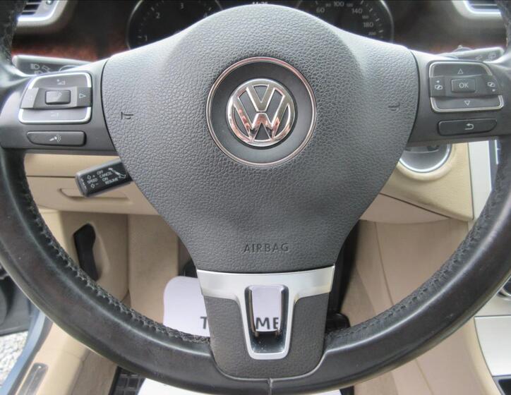 Volkswagen Passat 10