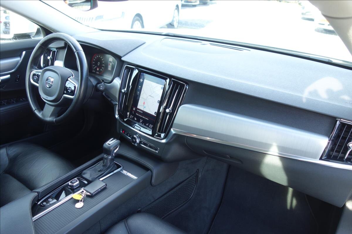 Volvo V90 Kombi 2,0 l 140 kw