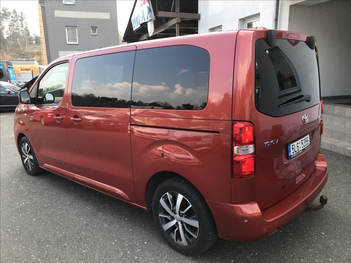 Toyota ProAce Kombi 2,0 l 110 kw