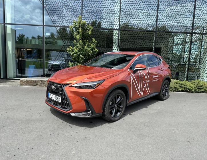 Lexus NX 450h plus 2