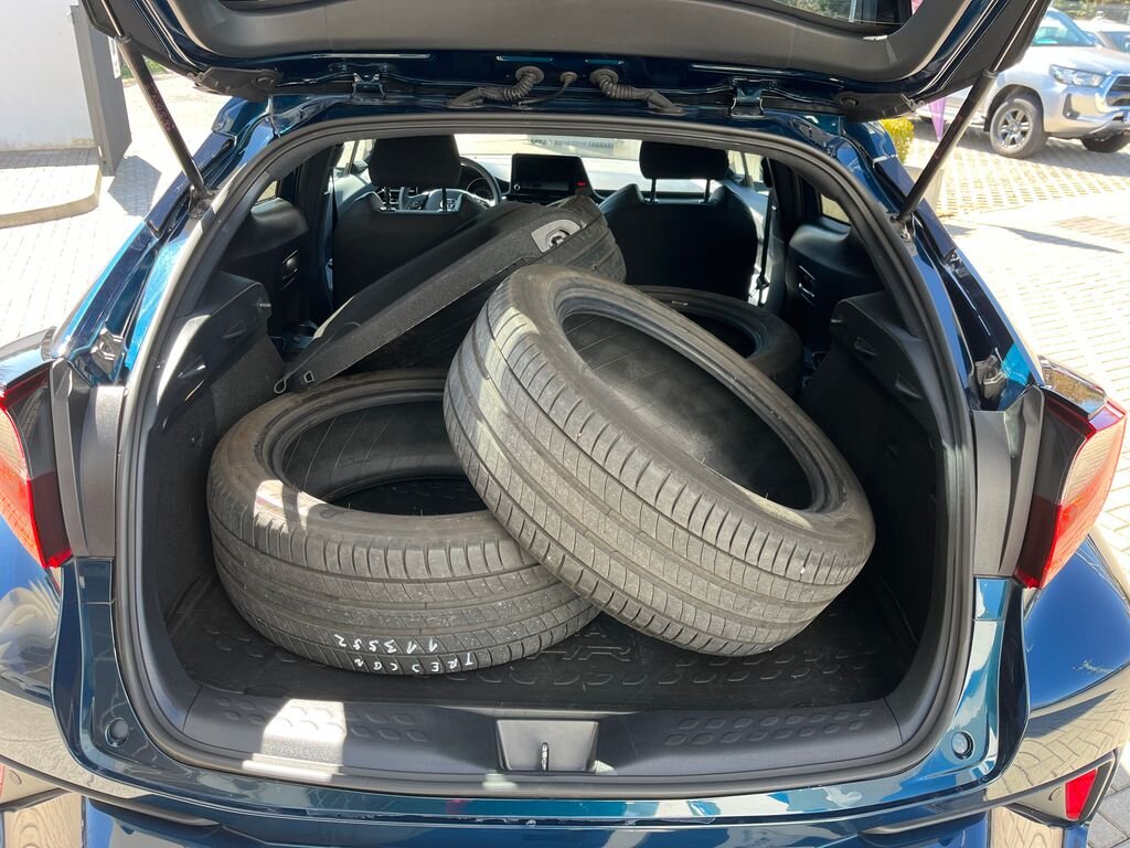 Toyota C-HR SUV / Terénní 2,0 l 112 kw