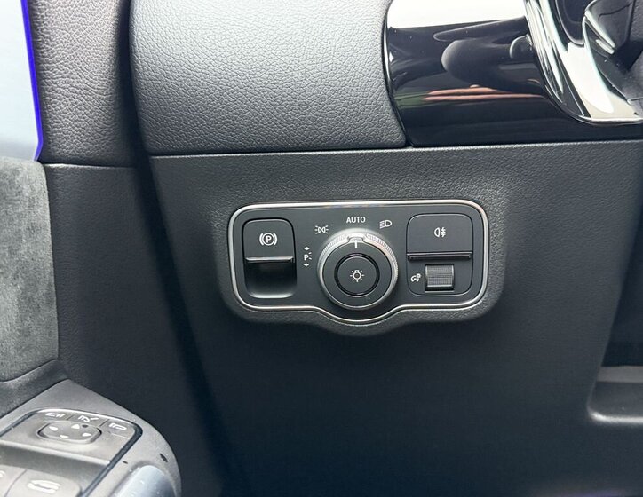 Mercedes-Benz GLA SUV / Terénní 1,3 l 160 kw