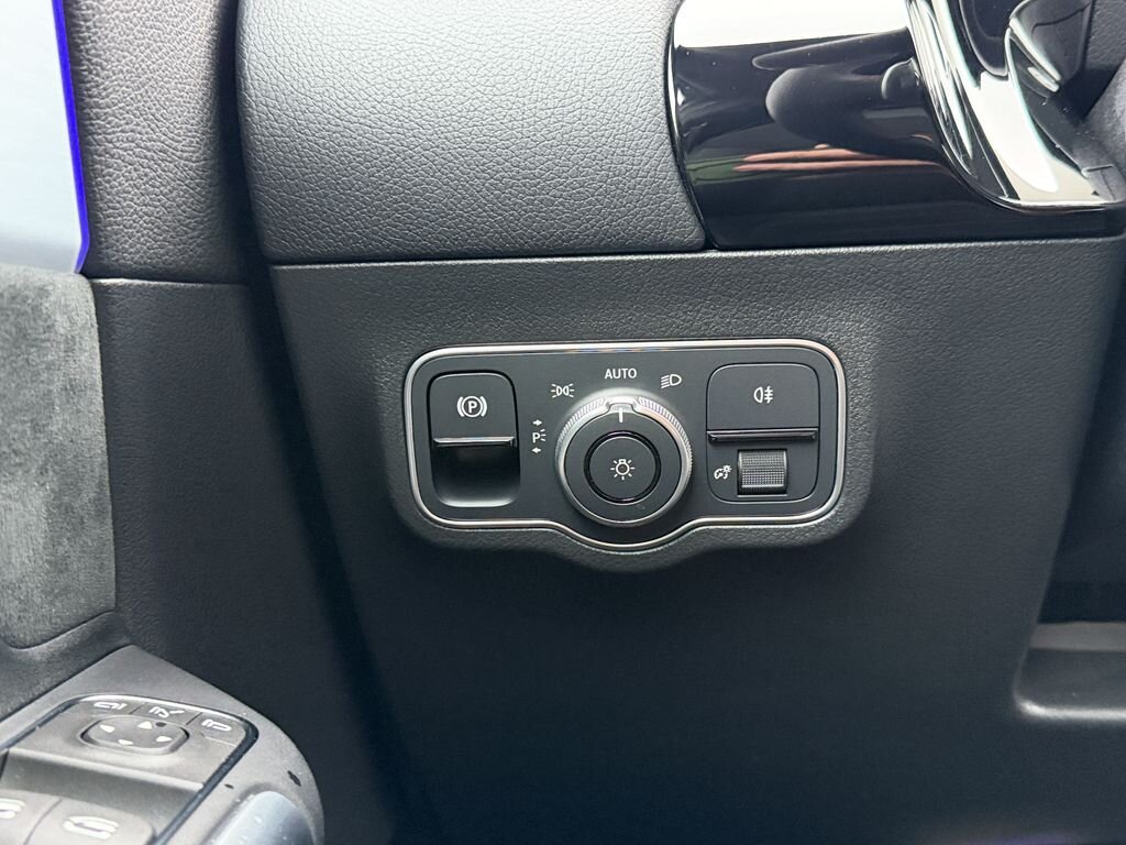 Mercedes-Benz GLA SUV / Terénní 1,3 l 160 kw