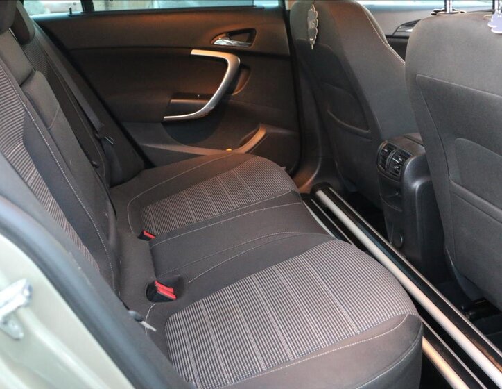 Opel Insignia Kombi 2,0 l 143 kw