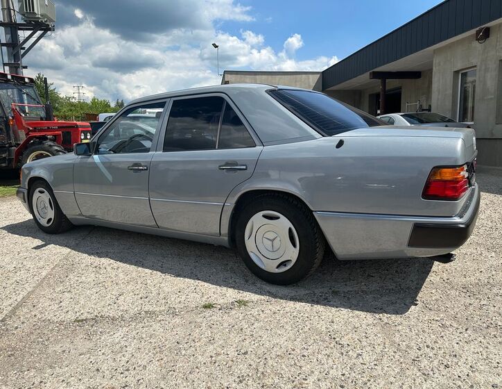 Mercedes-Benz Ostatní 4