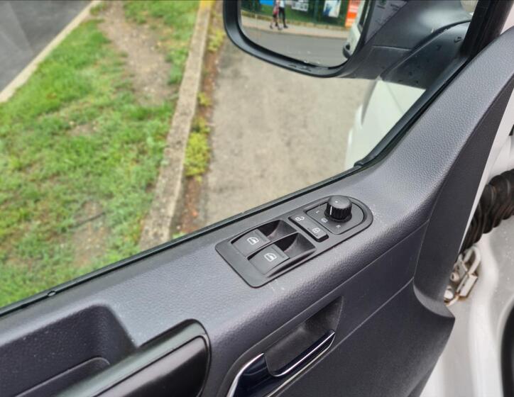 Volkswagen Multivan 17