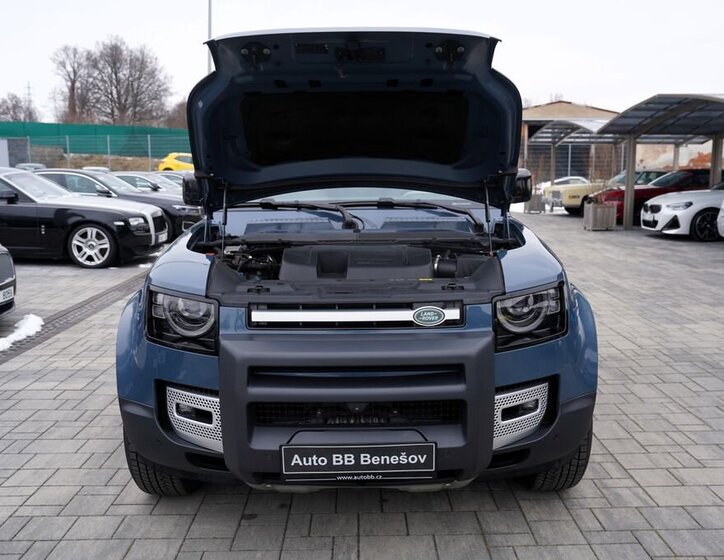 Land Rover Defender SUV 3,0 l 294 kw