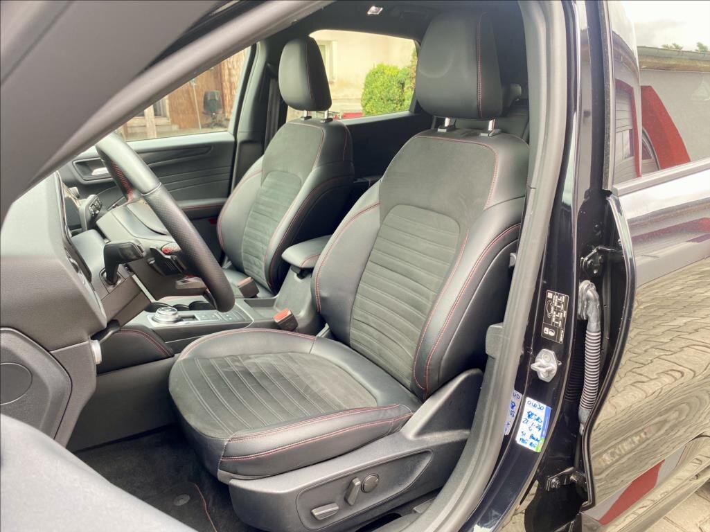 Ford Kuga SUV / Terénní 2,0 l 110 kw