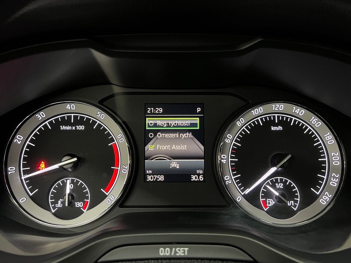 Škoda Karoq SUV / Terénní 1,5 l 110 kw