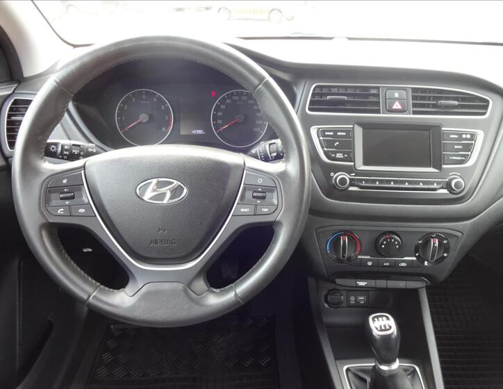 Hyundai i20 33