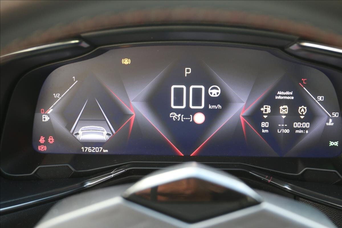 DS Automobiles DS7 Crossback Kombi 2,0 l 130 kw