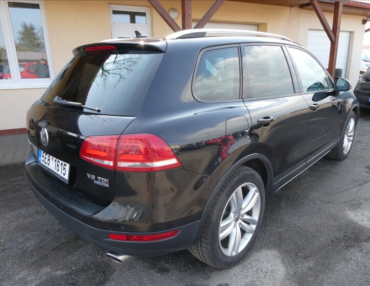 Volkswagen Touareg SUV / Terénní 3,0 l 180 kw