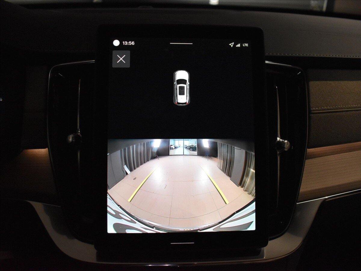 Volvo XC90 SUV / Terénní 2,0 l 228 kw