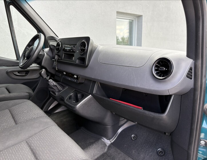 Mercedes-Benz Sprinter 12