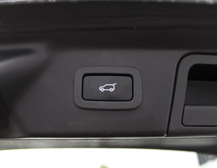 Land Rover Range Rover Velar 13