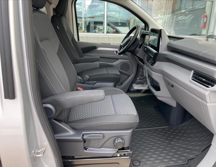 Volkswagen Caravelle 19