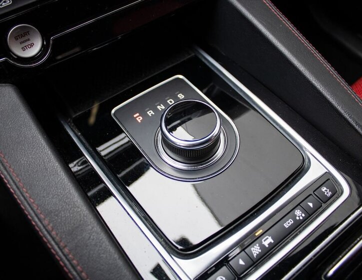 Jaguar F-Pace SUV 3,0 l 221 kw