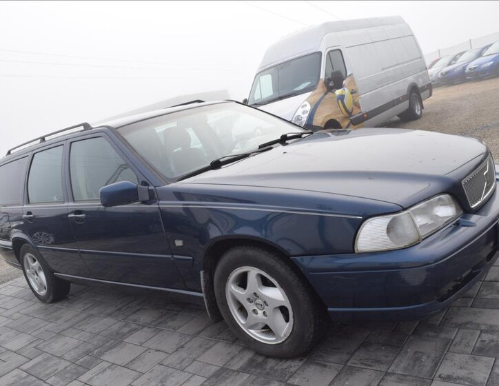 Volvo V70 4