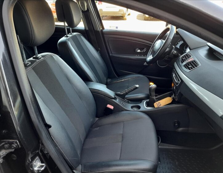 Renault Fluence Sedan / Limuzína 1,6 l 81 kw