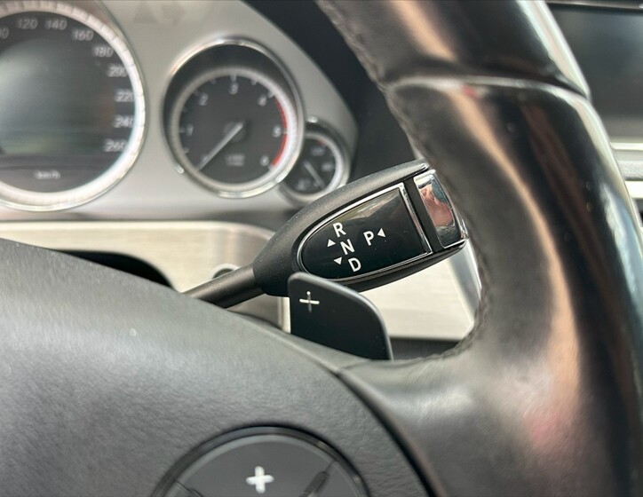 Mercedes-Benz Třídy E 27