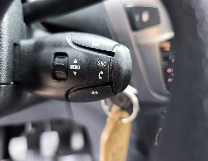 Peugeot 301 Sedan 1,2 l 60 kw