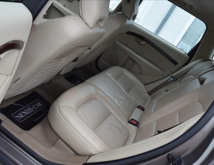 Volvo XC70 Kombi 2,4 l 120 kw