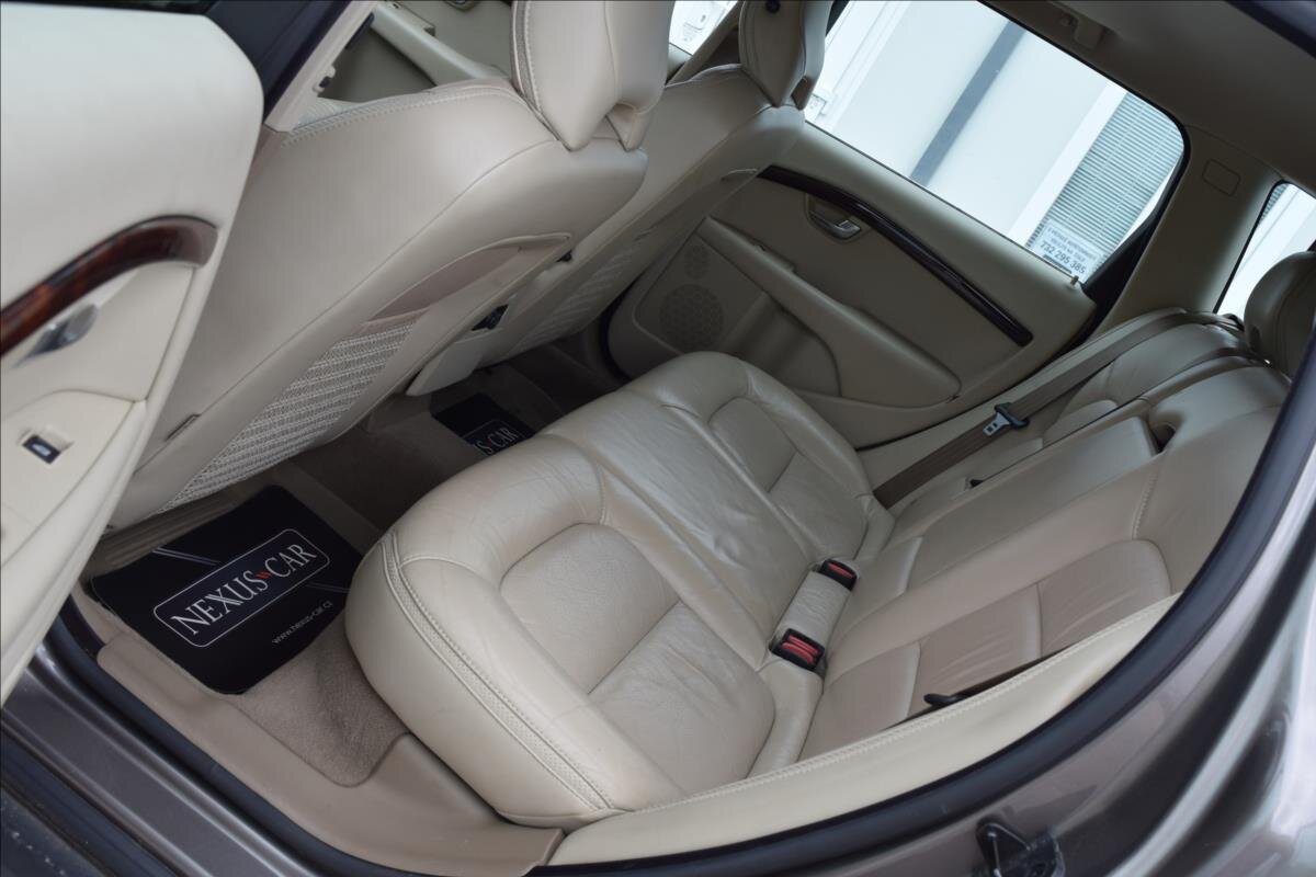 Volvo XC70 Kombi 2,4 l 120 kw