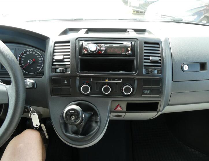 Volkswagen Transporter 22