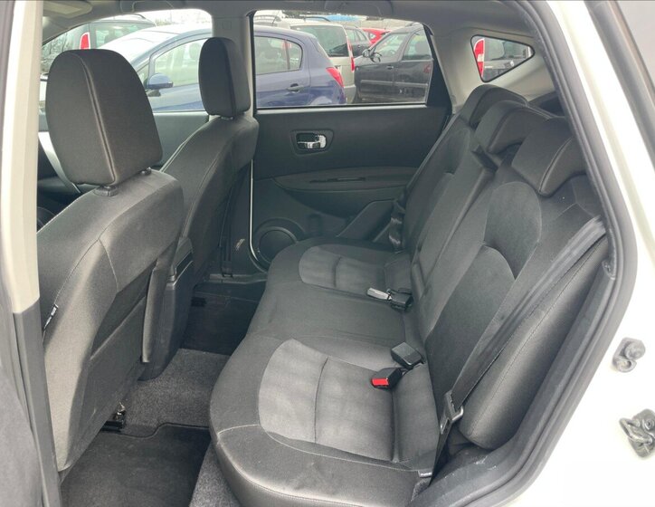 Nissan Qashqai SUV / Terénní 2,0 l 104 kw