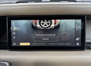 Land Rover Defender 24