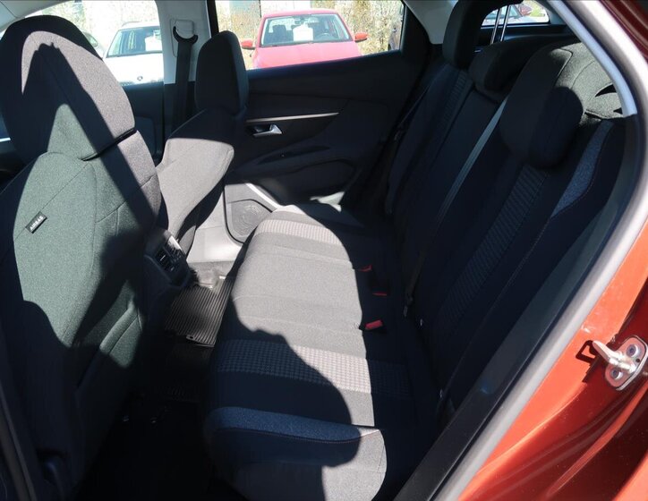 Peugeot 3008 SUV / Terénní 1,2 l 96 kw