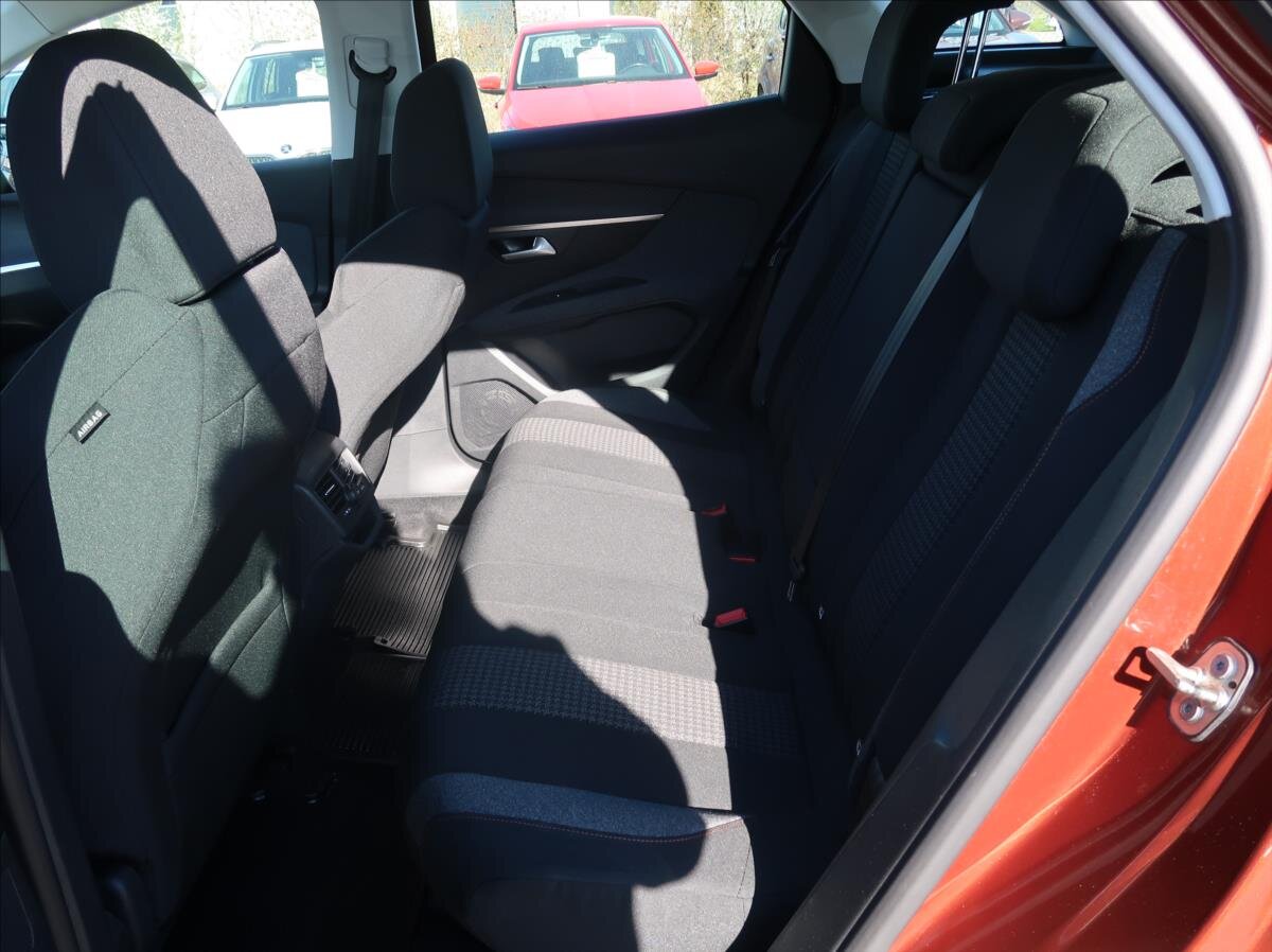 Peugeot 3008 SUV / Terénní 1,2 l 96 kw