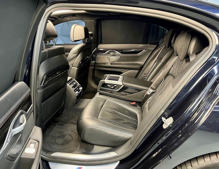 BMW Řada 7 Sedan 3,0 l 294 kw