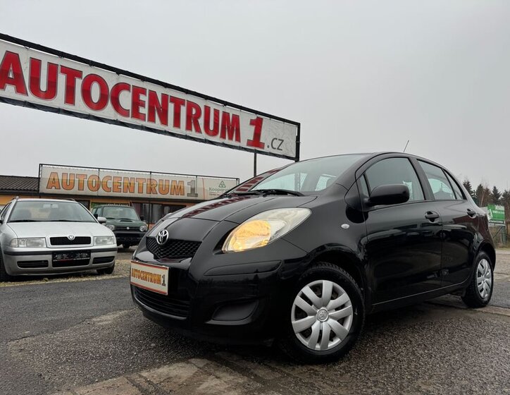 Toyota Yaris 1