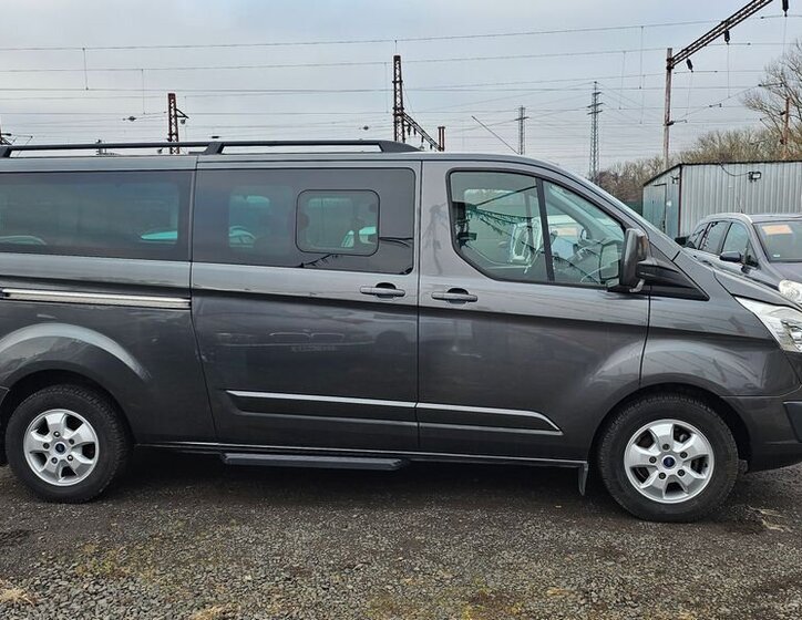 Ford Tourneo Custom VAN-Minibus 2,0 l 96 kw