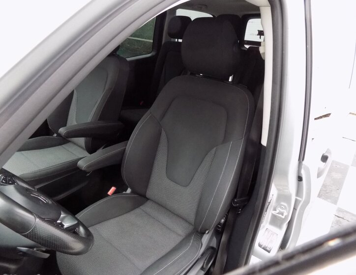 Mercedes-Benz Vito 13