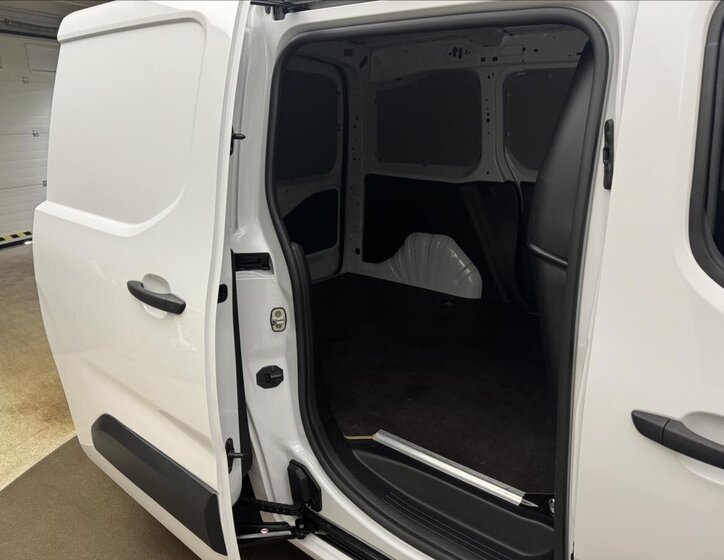 Opel Combo Skříň 1,5 l 75 kw