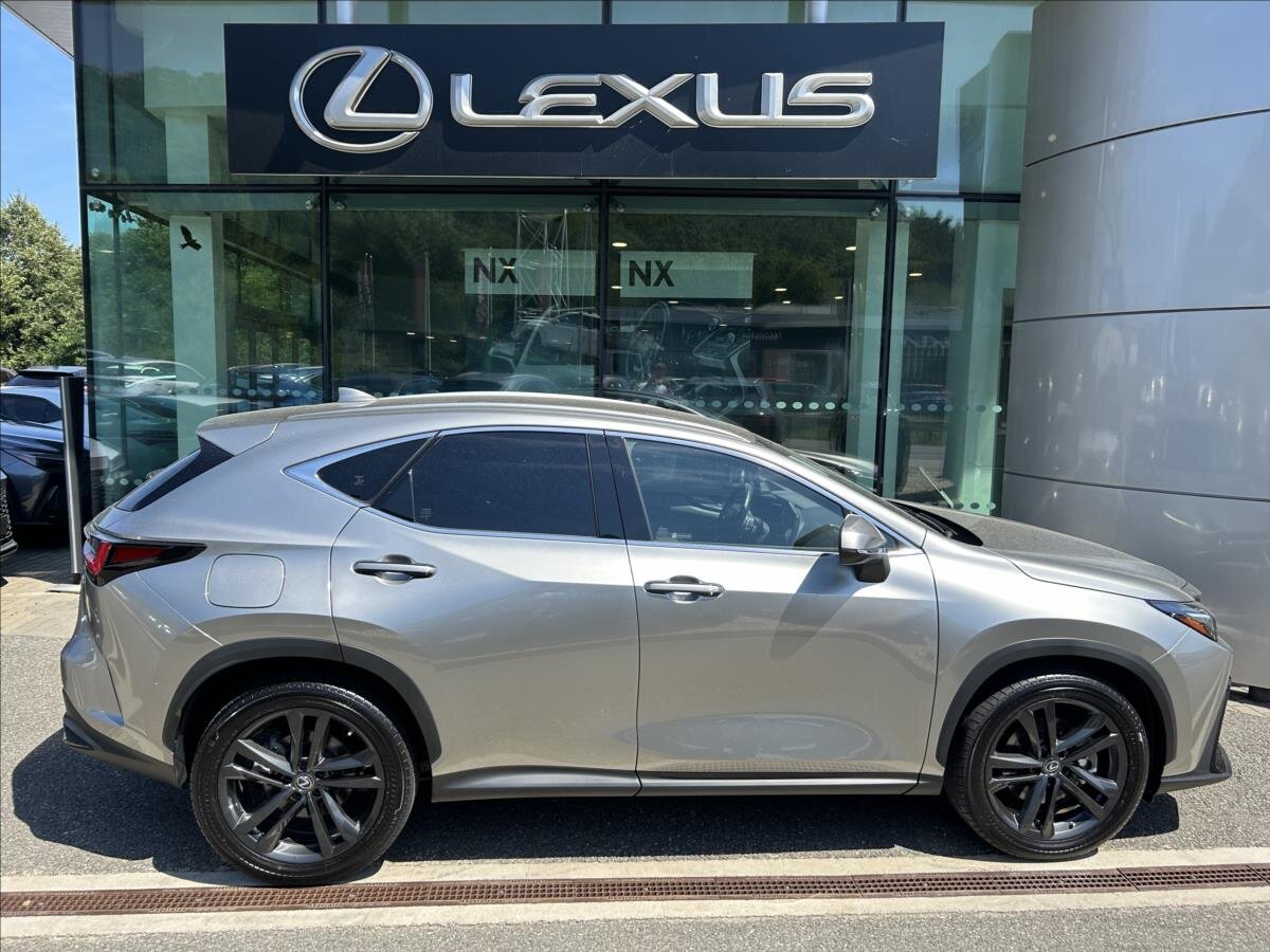 Lexus NX 450h+ SUV / Terénní 2,5 l 227 kw