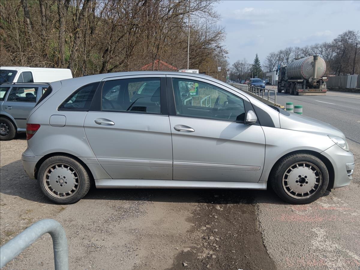 Mercedes-Benz Třídy B MPV 2,0 l 103 kw