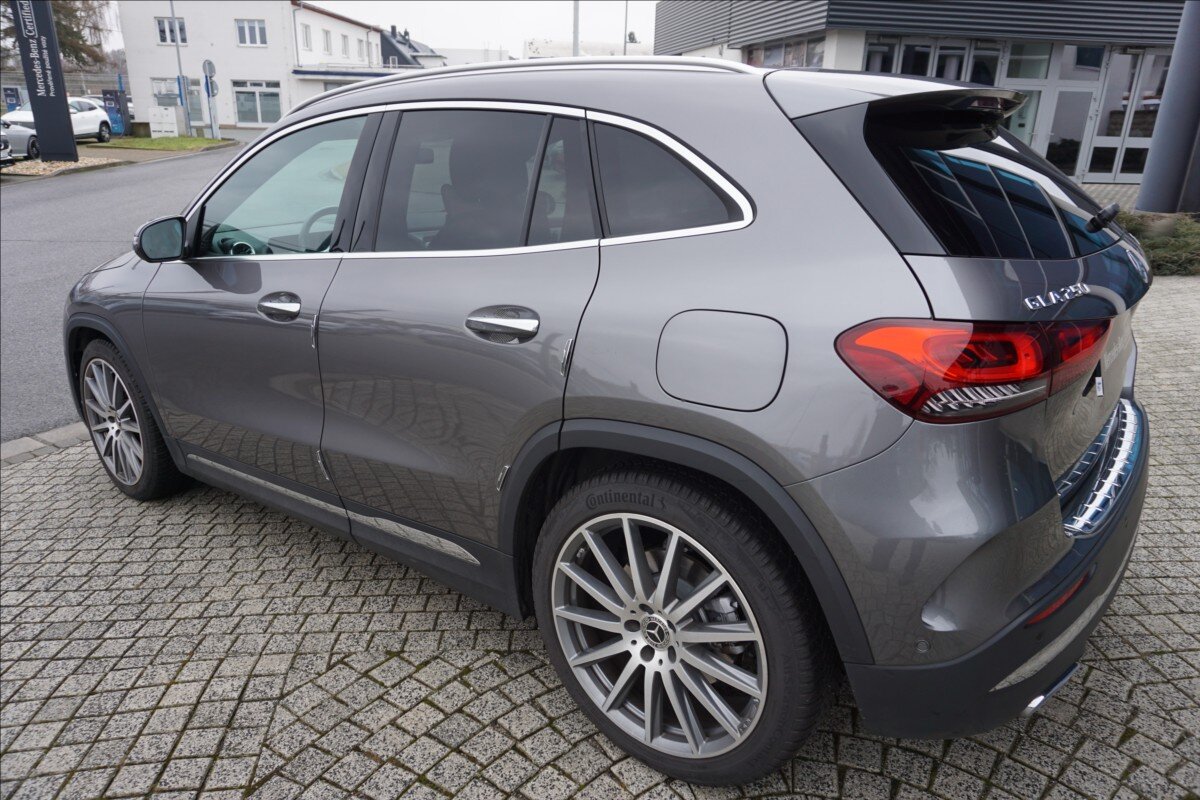 Mercedes-Benz GLA SUV 2,0 l 165 kw