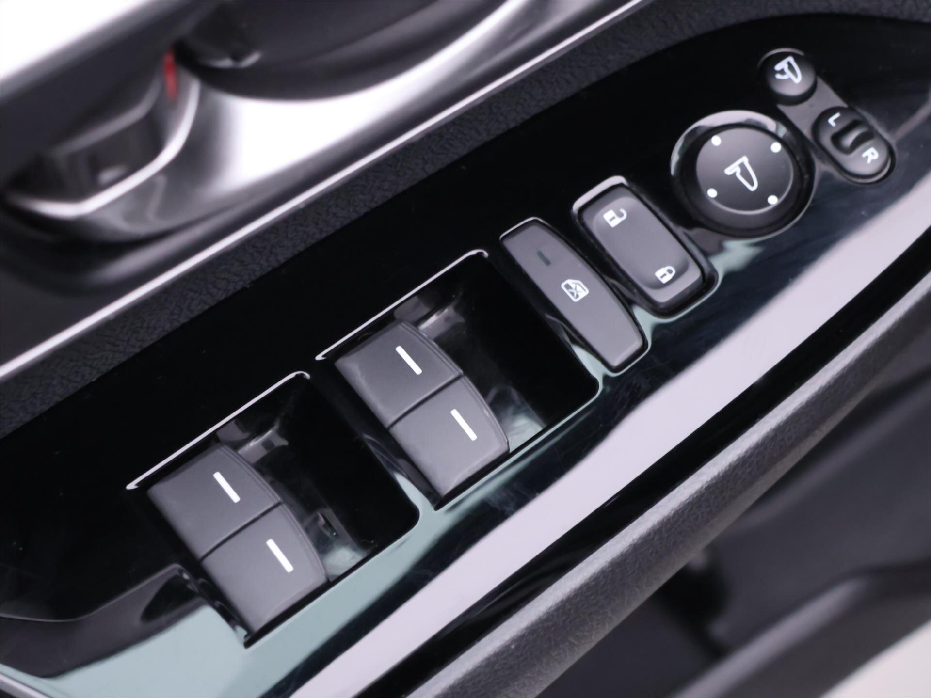 Honda CR-V SUV / Terénní 2,0 l 107 kw