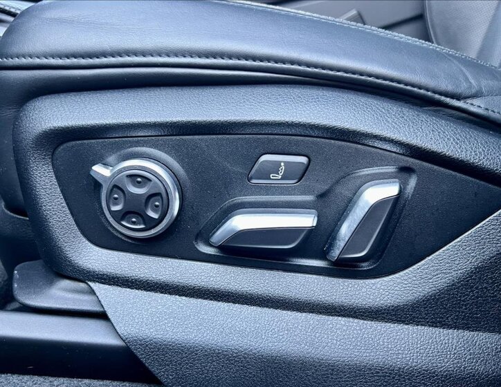 Audi SQ7 SUV / Terénní 4,0 l 320 kw