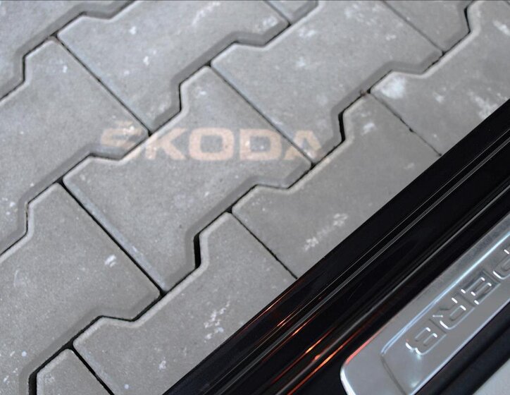 Škoda Superb Sedan / Limuzína 2,0 l 147 kw