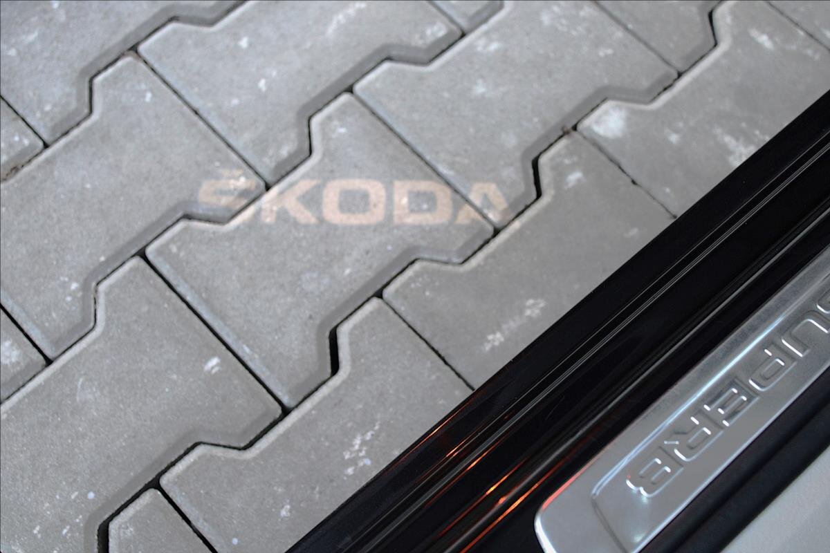 Škoda Superb Sedan / Limuzína 2,0 l 147 kw