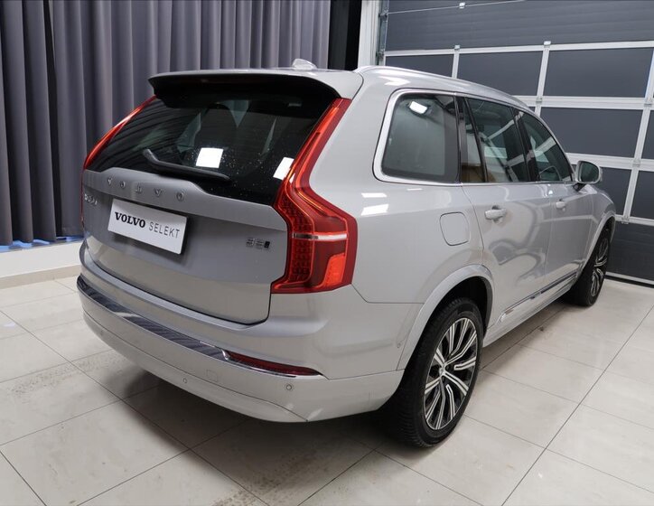 Volvo XC90 4