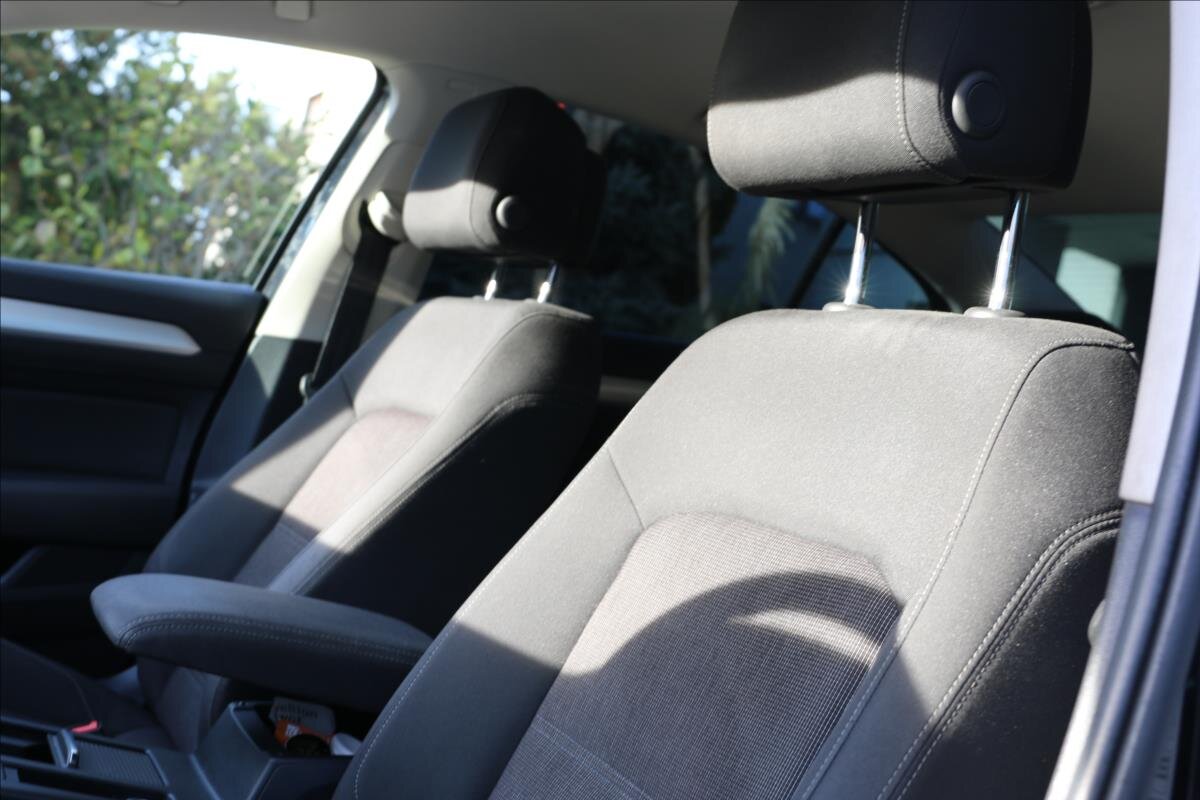 Volkswagen Passat Sedan / Limuzína 2,0 l 110 kw