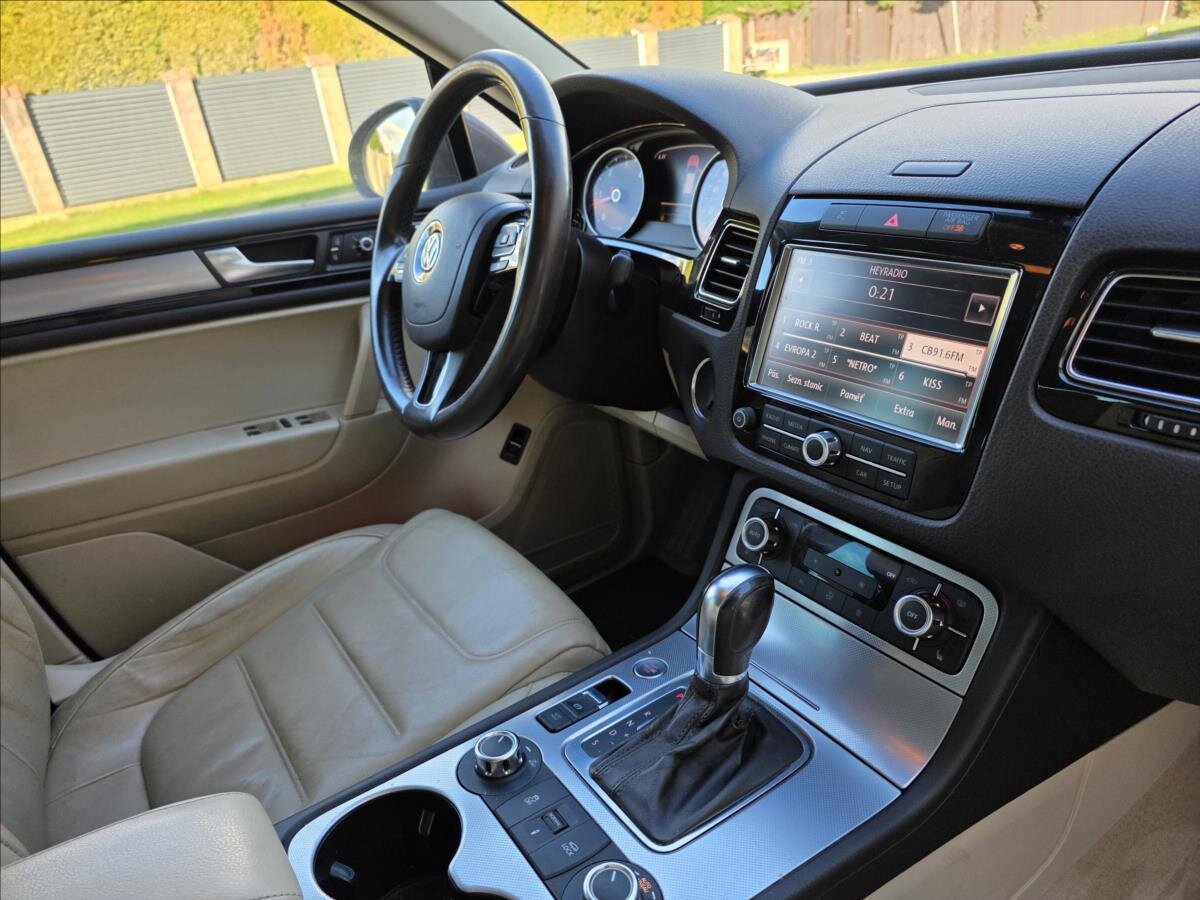 Volkswagen Touareg SUV / Terénní 4,1 l 250 kw